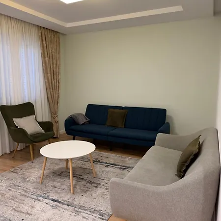 Stylish 2br Near Pedestrian Area