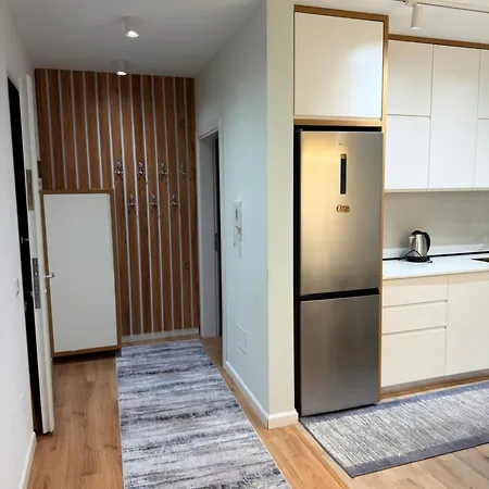 Stylish 2br Near Pedestrian Area שקודר